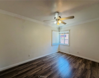 1525 W Houston Avenue - Photo Thumbnail 8