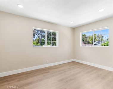 21233 Lopez Street - Photo Thumbnail 14