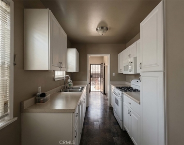 3907 Edgehill Drive - Photo Thumbnail 39
