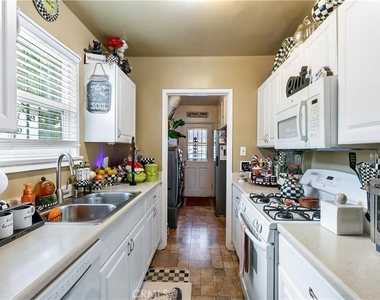 3907 Edgehill Drive - Photo Thumbnail 19