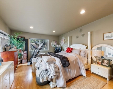 3907 Edgehill Drive - Photo Thumbnail 7