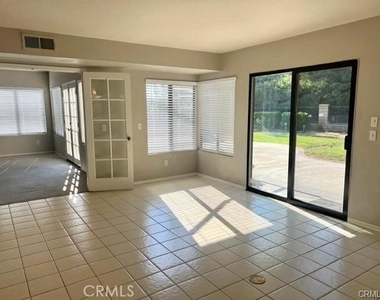 23491 Thornewood - Photo Thumbnail 9