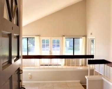 23491 Thornewood - Photo Thumbnail 4
