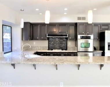 23491 Thornewood - Photo Thumbnail 7