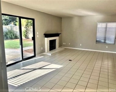 23491 Thornewood - Photo Thumbnail 8