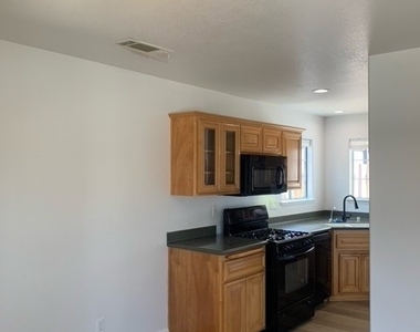 1720 Stillwater Court - Photo Thumbnail 12
