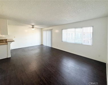 3649 Emerald Street - Photo Thumbnail 10