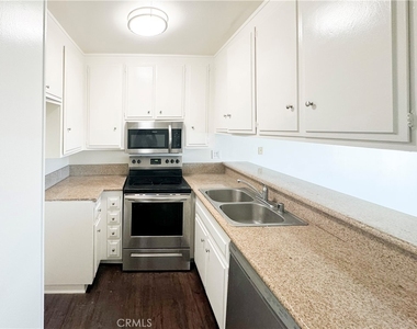 3649 Emerald Street - Photo Thumbnail 12