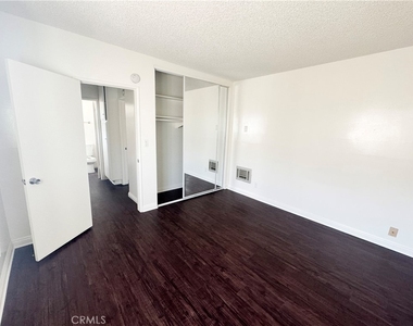 3649 Emerald Street - Photo Thumbnail 15