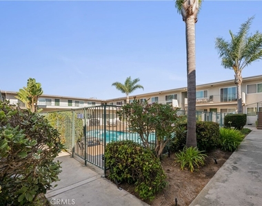 3649 Emerald Street - Photo Thumbnail 24