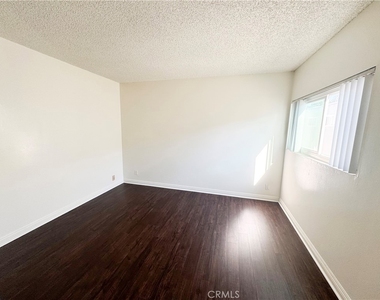 3649 Emerald Street - Photo Thumbnail 14