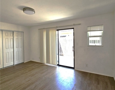 426 E Hullett - Photo Thumbnail 7