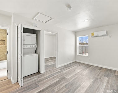 10646 S Wilton Place - Photo Thumbnail 18