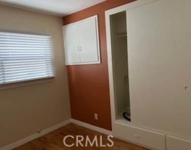 1060 Avenue D - Photo Thumbnail 6