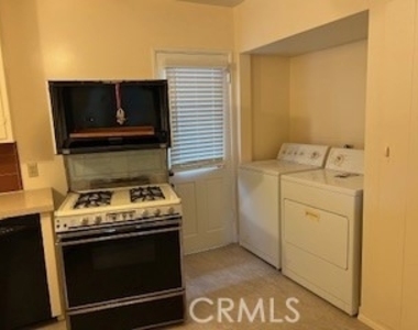 1060 Avenue D - Photo Thumbnail 2