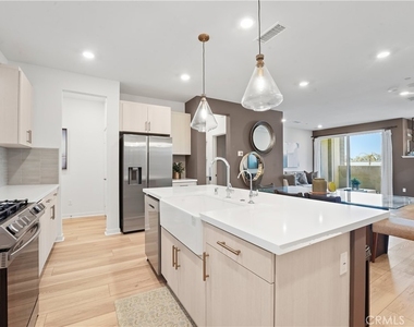 2941 W Lincoln Ave #3 - Photo Thumbnail 13