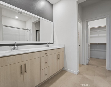 2941 W Lincoln Ave #3 - Photo Thumbnail 26