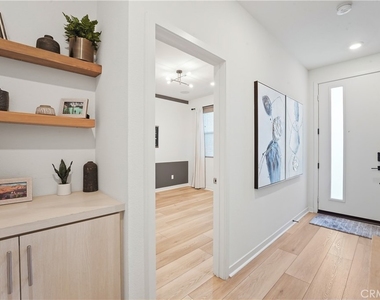 2941 W Lincoln Ave #3 - Photo Thumbnail 4