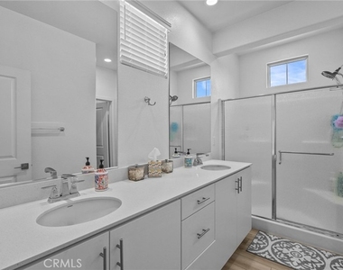 16282 Meadowhouse Avenue - Photo Thumbnail 21