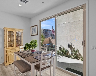 16282 Meadowhouse Avenue - Photo Thumbnail 12