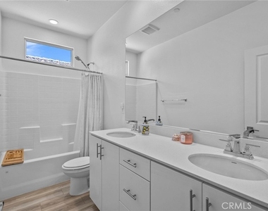 16282 Meadowhouse Avenue - Photo Thumbnail 24