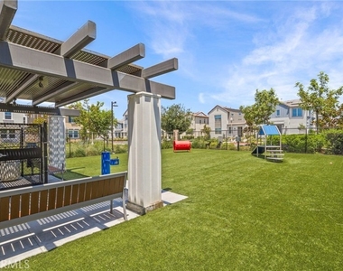 16282 Meadowhouse Avenue - Photo Thumbnail 39