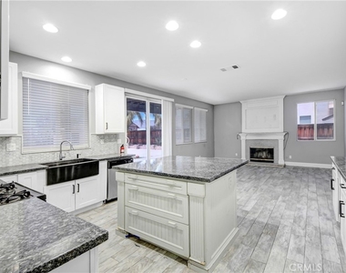 709 E Agape Avenue - Photo Thumbnail 4