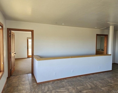 461 Manzanita Drive - Photo Thumbnail 9