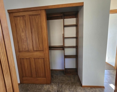 461 Manzanita Drive - Photo Thumbnail 15