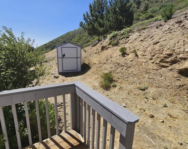 461 Manzanita Drive - Photo Thumbnail 5
