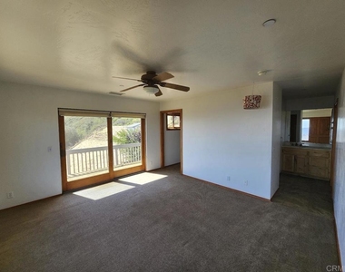 461 Manzanita Drive - Photo Thumbnail 10