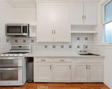 1325 E Altadena - Photo Thumbnail 6