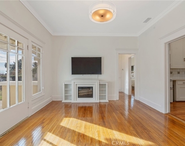 1325 E Altadena - Photo Thumbnail 4