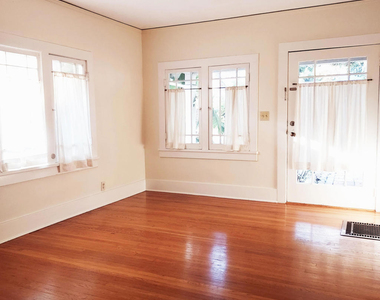 1176 E Claremont Street - Photo Thumbnail 4