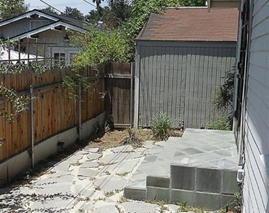 1176 E Claremont Street - Photo Thumbnail 13