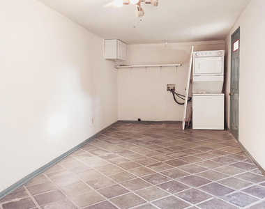 1176 E Claremont Street - Photo Thumbnail 12