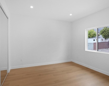 112 N Kenneth Road - Photo Thumbnail 15