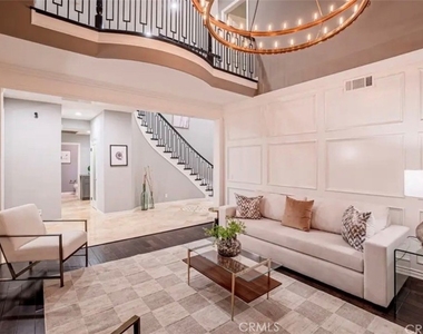 8082 E Portico - Photo Thumbnail 28