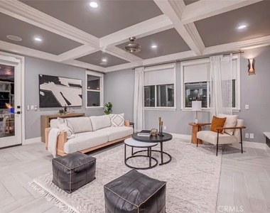 8082 E Portico - Photo Thumbnail 12