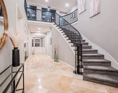 8082 E Portico - Photo Thumbnail 2