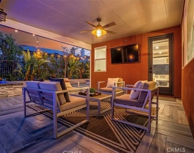 8082 E Portico - Photo Thumbnail 37
