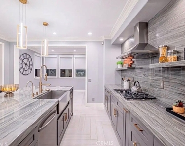 8082 E Portico - Photo Thumbnail 29