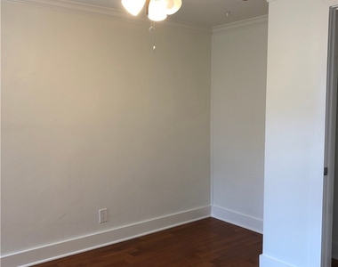933 10th Street - Photo Thumbnail 8