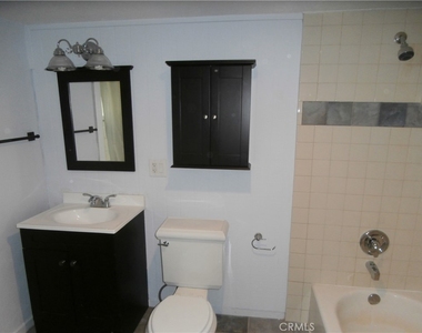 933 10th Street - Photo Thumbnail 12