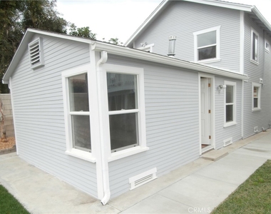 933 10th Street - Photo Thumbnail 1