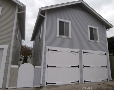 933 10th Street - Photo Thumbnail 2