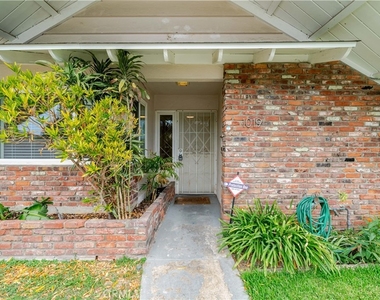 1019 E Walnut Avenue - Photo Thumbnail 3