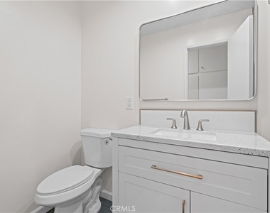 1019 E Walnut Avenue - Photo Thumbnail 29