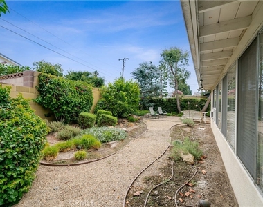 1019 E Walnut Avenue - Photo Thumbnail 36