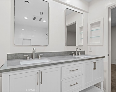 1019 E Walnut Avenue - Photo Thumbnail 22